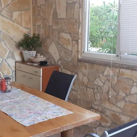 Apartment Mary Povljana